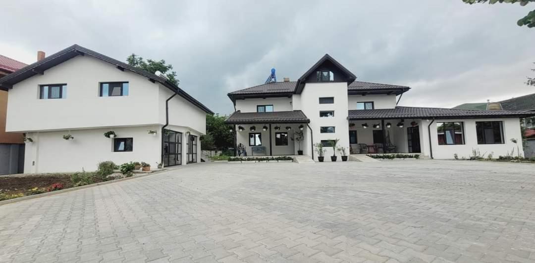 מלון Giurgiu Casa Domneasca מראה חיצוני תמונה